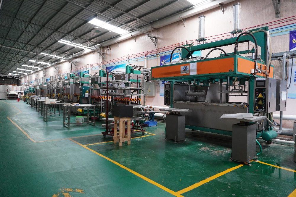 合作車(chē)間內(nèi)部一覽